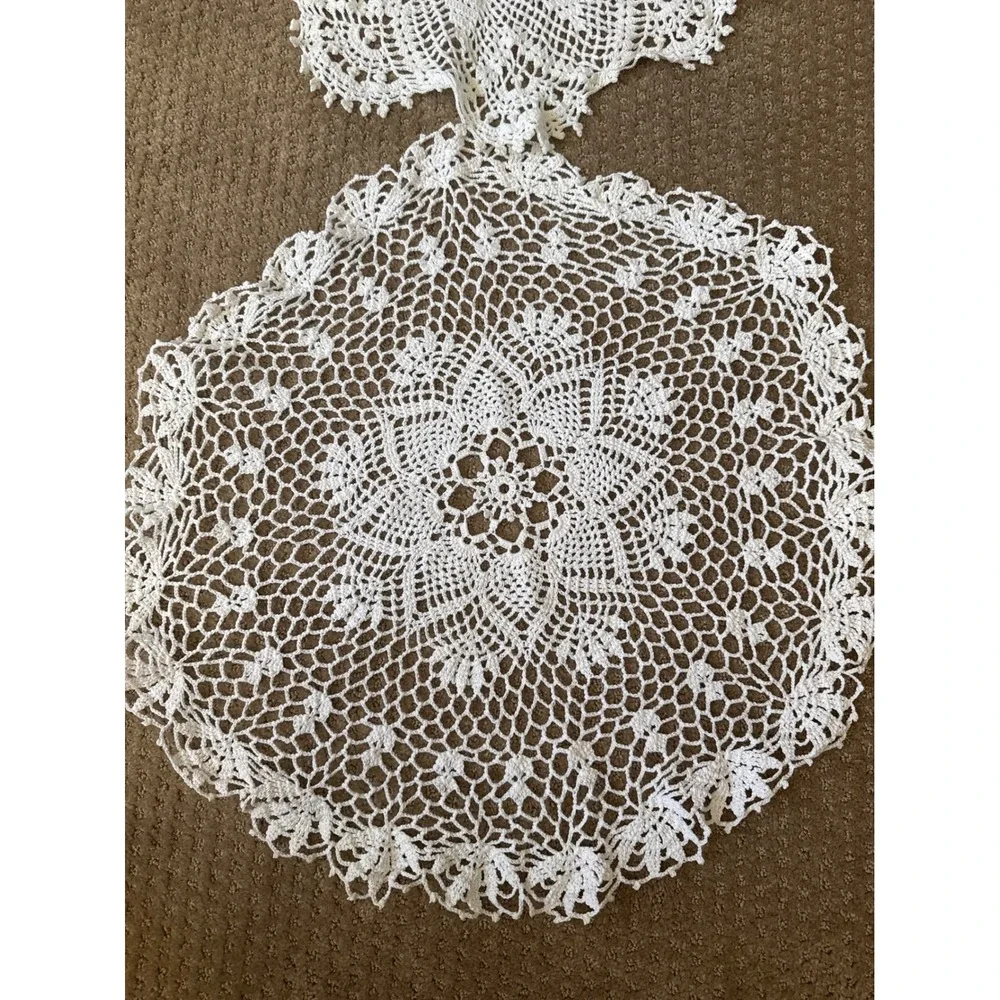 Vintage White Hand Crochet Lace Doily Set 2 Piece Round Floral Starburst 21